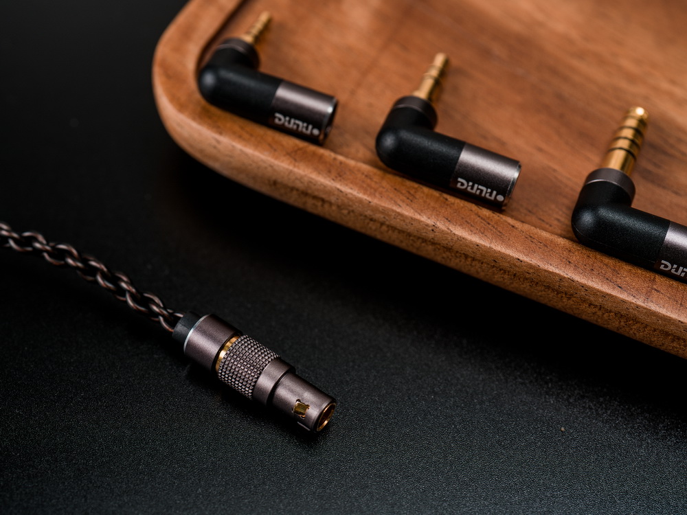 ขาย DUNU CHORD สายถักผสมระหว่าง ทองแดง Furukawa OCC และสายเงิน Neotech สายแบรนด์เกรดพรีเมี่ยม