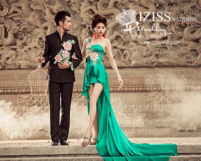 PW148 - Pre order ชุดคู่ถ่ายพรีเวดดิ้ง (prewedding dress) & ชุดแต่งงานแฟนซี (Fancy wedding dress)ชายหญิง "ธีมสีเขียว-ดำ"