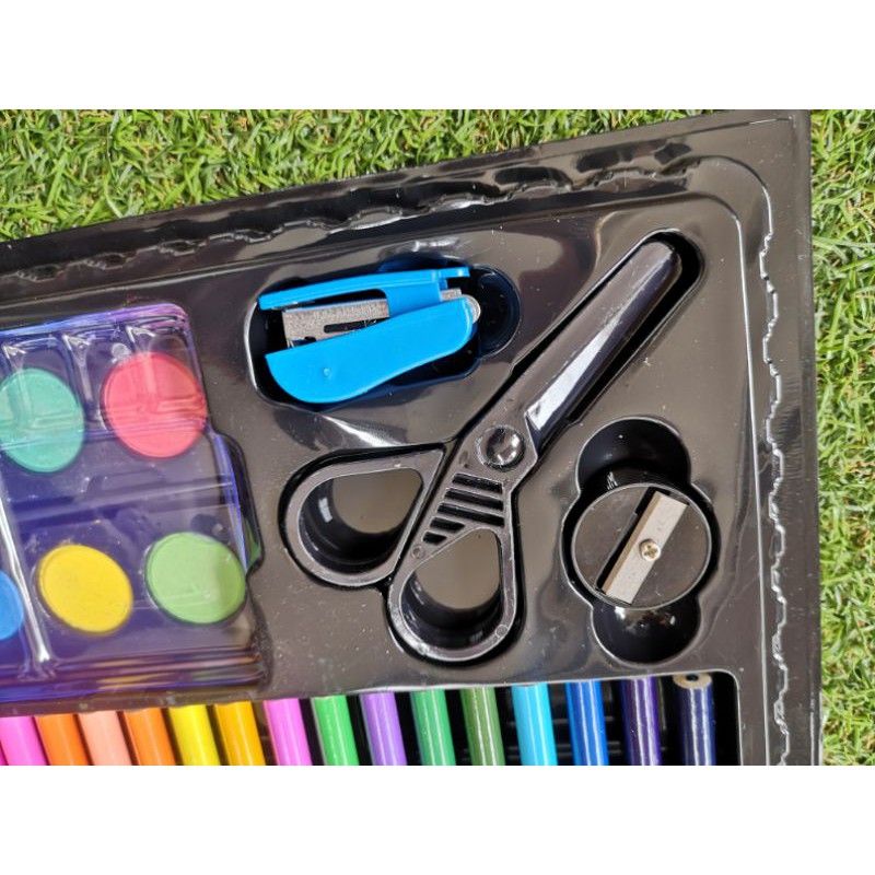 ชุดดินสอสี เซตเครื่องเขียน 168 ชิ้น