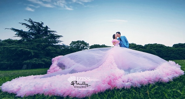PW483 - **พรีออเดอร์** ชุดคู่ถ่ายพรีเวดดิ้ง (prewedding dress) & ชุดแต่งงานแฟนซี (Fancy wedding dress)ชายหญิง "ธีมสีชมพู-ฟ้า"