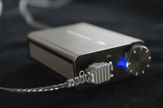 FiiO E10 USB ตัวแปลงสัญญาณ DAC + Amplifier สุดยอดพลังขับแบบ 2in1