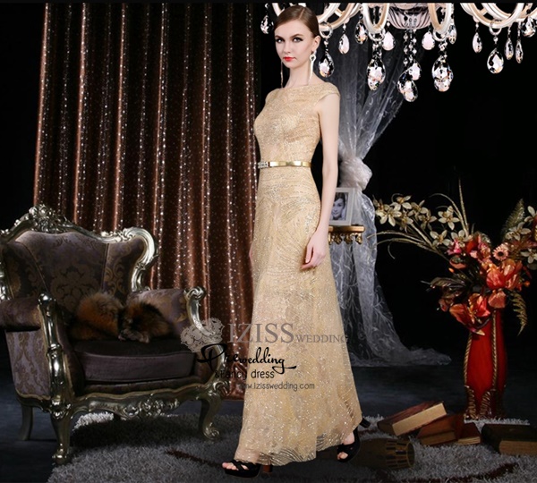 T005**พรีออเดอร์เดรสสีทอง**ชุดราตรียาวสีทองทั้งชุด แขนสั้นเต่อ เล่นดีเทลตกแต่งแถบสีทองนูนบนลายผ้า ชุดเข้ารูป พร้อมเข็มขัดสวยหรู งานเกรดพรีเมี่ยม ไฮโซมากๆ ค่ะ