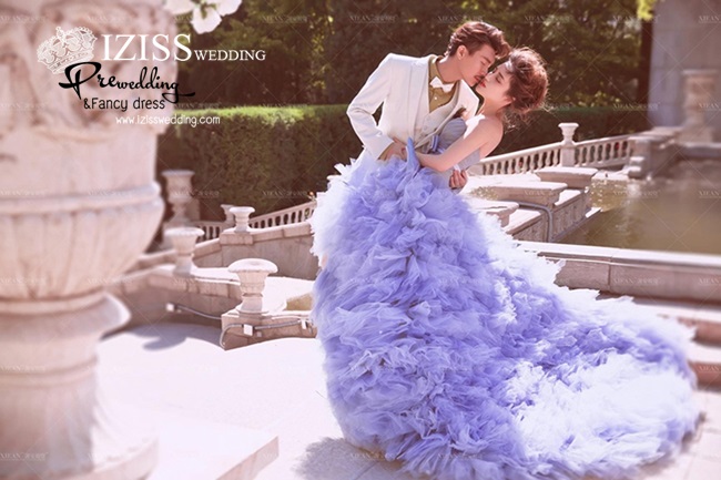 PW245 - **พร้อมส่งชุดผู้หญิงค่ะ** ชุดคู่ถ่ายพรีเวดดิ้ง (prewedding dress) & ชุดแต่งงานแฟนซี (Fancy wedding dress)หญิง "ธีมสีม่วงขาว"