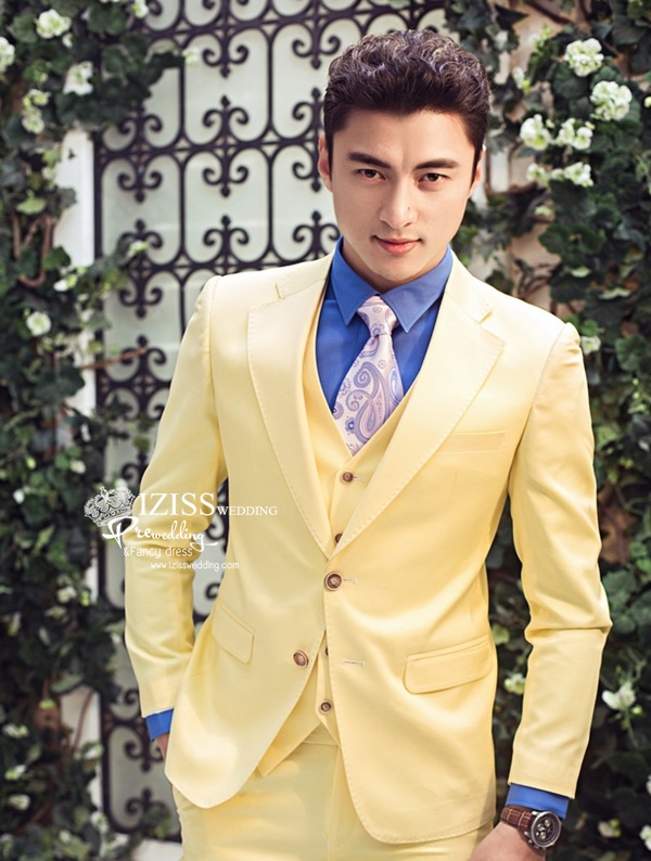 ST013- **พรีออเดอร์**สูทผู้ชายสีเหลืองแขนยาว พร้อมกางเกง ชุดสูทเจ้าบ่าว สูทแฟนซี ถ่ายพรีเวดดิ้ง & ชุดแต่งงานแฟนซี (Fancy wedding dress) สูทผู้ชายสีเหลือง