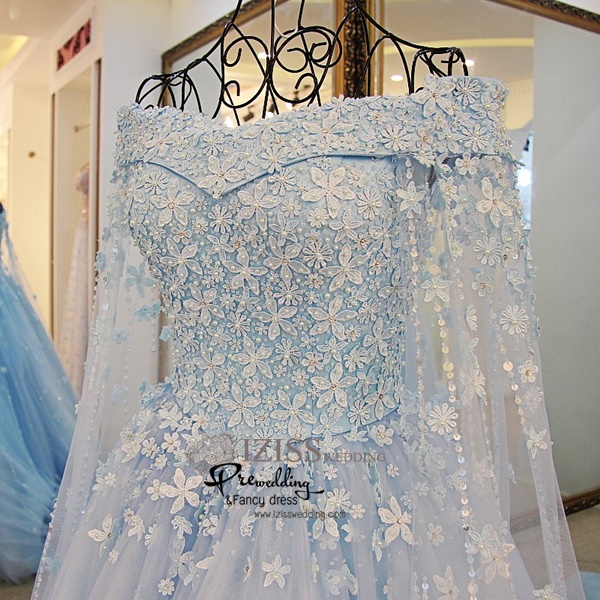 BRL085 **พรีออเดอร์**ชุดแต่งงานหรูหราประดับดอกไม้ผสมเพชรและคริสตัล สวยงามดุจเจ้าหญิง