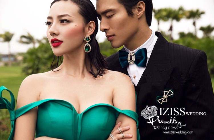 PW279 - Preorder ชุดคู่ถ่ายพรีเวดดิ้ง (prewedding dress) & ชุดแต่งงานแฟนซี (Fancy wedding dress)ชายหญิง "ธีมสีเขียวมรกต-ดำ"