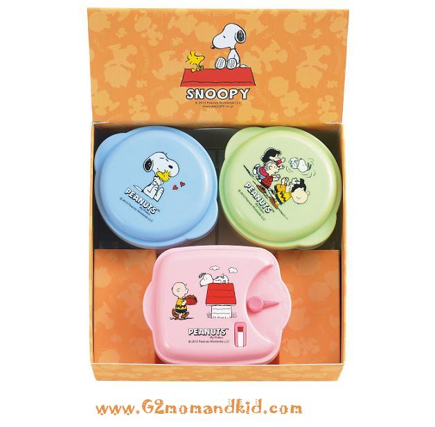 ++พร้อมส่ง++ กล่องใส่อาหาร ข้าว ขนม ผลไม้ ลายสนุ๊ปปี้ -- Snoopy Japan 1 เซต มี 3 กล่อง ตัวฝาเป็นสี แต่ตัวกล่องเป็นพลาสติกขาวใส สินค้า made in japan นำเข้าจากญี่ปุ่นแท้ค่ะ