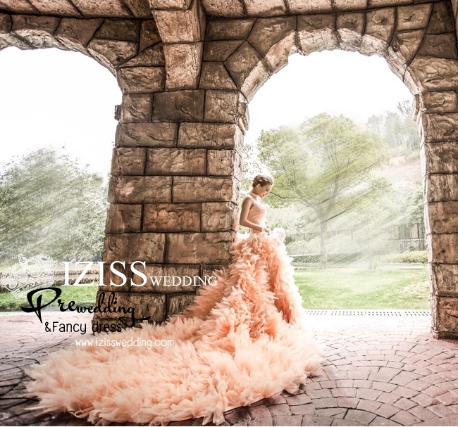PW252 - **พร้อมส่งทั้งเซ็ท** ชุดคู่ถ่ายพรีเวดดิ้ง (prewedding dress) & ชุดแต่งงานแฟนซี (Fancy wedding dress)ชายหญิง "ธีมสีส้ม"