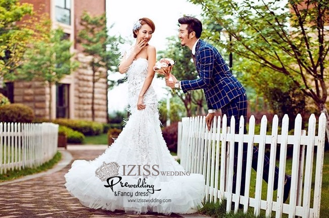 PW091 - Pre order ชุดคู่ถ่ายพรีเวดดิ้ง (prewedding dress) & ชุดแต่งงานแฟนซี (Fancy wedding dress)ชายหญิง "ธีมสีขาว-น้ำเงิน"