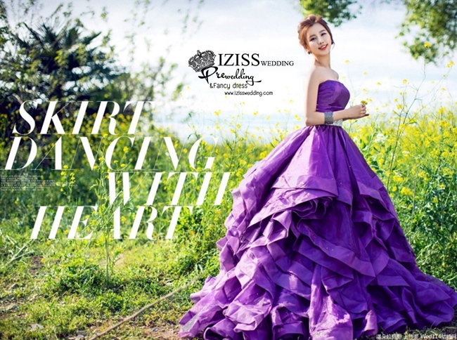 PW405- **พร้อมส่ง**ชุดคู่ถ่ายพรีเวดดิ้ง (prewedding dress) & ชุดแต่งงานแฟนซี (Fancy wedding dress)ชายหญิงสไตล์เจ้าชายเจ้าหญิง "ธีมสีม่วง"