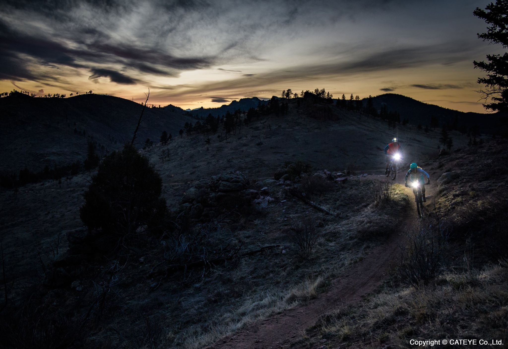 ไฟหน้าจักรยานตัว TOP สุด Cateye volt 1700,HL-EL1020RC สว่างที่สุด