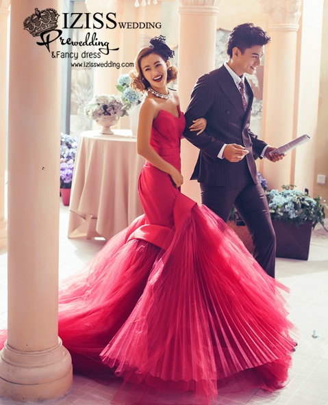 PW258- **พรีออเดอร์ค่ะ** ชุดคู่ถ่ายพรีเวดดิ้ง (prewedding dress) & ชุดแต่งงานแฟนซี (Fancy wedding dress)ชายหญิง "ธีมสีแดง"