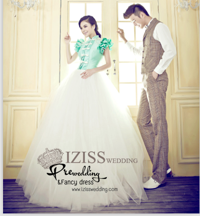 PW079 - **เลิกผลิตค่ะ** ชุดคู่ถ่ายพรีเวดดิ้ง (prewedding dress) & ชุดแต่งงานแฟนซี (Fancy wedding dress)ชายหญิง "ธีมสีเขียว-น้ำตาล"