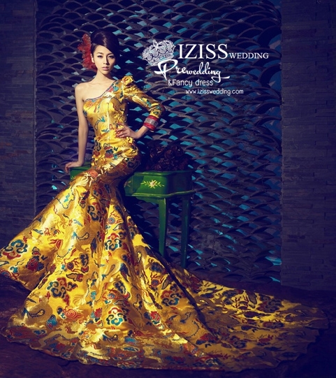 PW337 **พร้อมส่งเฉพาะชุดผญ.**ชุดกี่เพ้าจีน ชุดถ่ายพรีเวดดิ้ง (prewedding dress) & ชุดแต่งงานแฟนซี (Fancy wedding dress)ชายหญิง "ธีมสีเหลือง-ดำ"