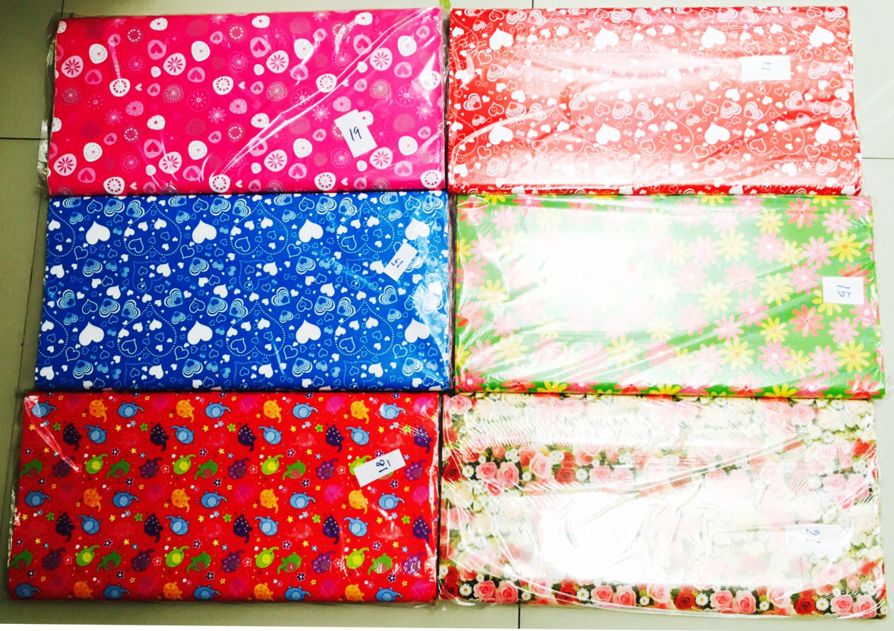 กระดาษห่อของขวัญคละลาย 100 แผ่น 48x63 ซม. (ลายกระดาษจะเปลี่ยนไปเลยๆค่ะ)