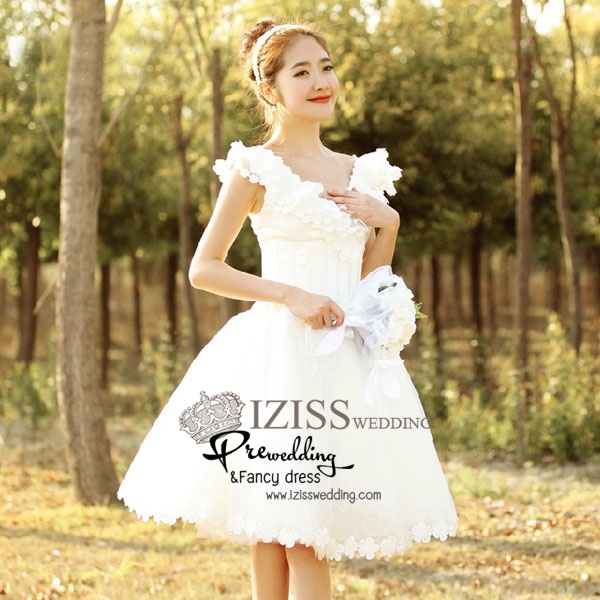 BR001 ชุดแต่งงานสั้น (wedding dress) สีขาว แขนสั้นแต่ระบาย น่ารักมากๆค่ะ