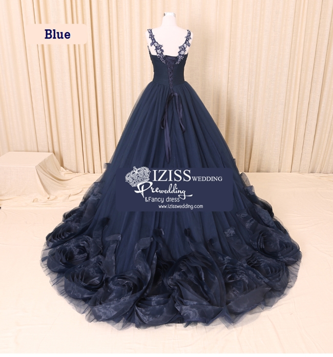 RM004 **ชุดราตรีสีขาว+น้ำเงินงานตัดเกรด A ตัดตามไซส์+สีได้ค่ะ**พรีออเดอร์ชุดราตรีหรูหรา ชุดแต่งงาน ชุดพรีเวดดิ้งสั่งตัดได้ค่ะ งานเกรดพรีเมี่ยม ตัดเย็บปราณีต สวมใส่สวยงามดุจเจ้าหญิง