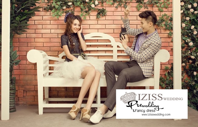 PW255- Preorder ชุดคู่ถ่ายพรีเวดดิ้ง (prewedding dress) & ชุดแต่งงานแฟนซี (Fancy wedding dress)หญิง "ธีมสีแดง"