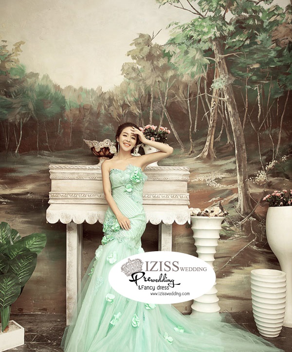 PW161 - **พร้อมส่งเฉพาะชุดผญ.** ชุดคู่ถ่ายพรีเวดดิ้ง (prewedding dress) ชุดคู่รัก & ชุดแต่งงานแฟนซี (Fancy wedding dress)ชายหญิง "ธีมสีเขียวมินต์-น้ำตาลค่ะ""