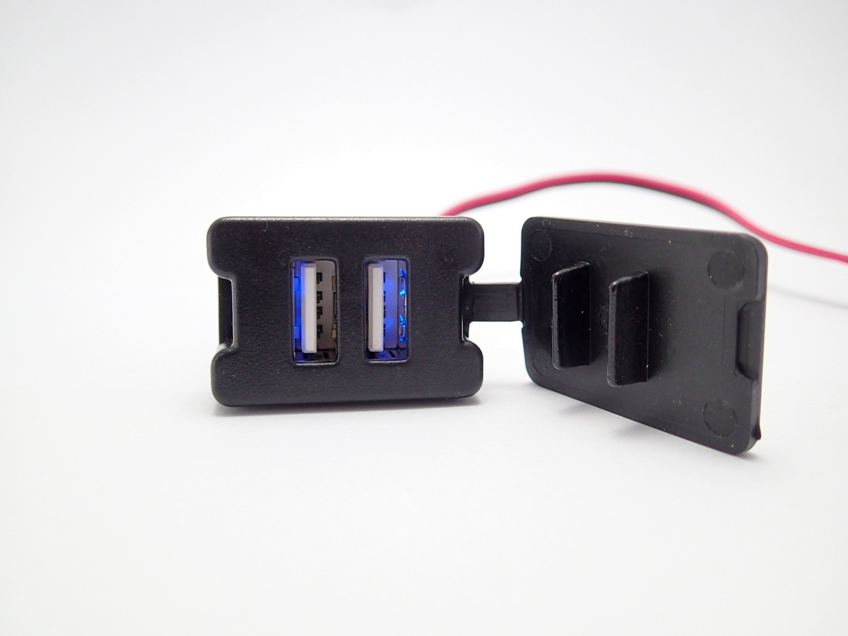 USB Car Charger 12/24V to 5V 3.1A