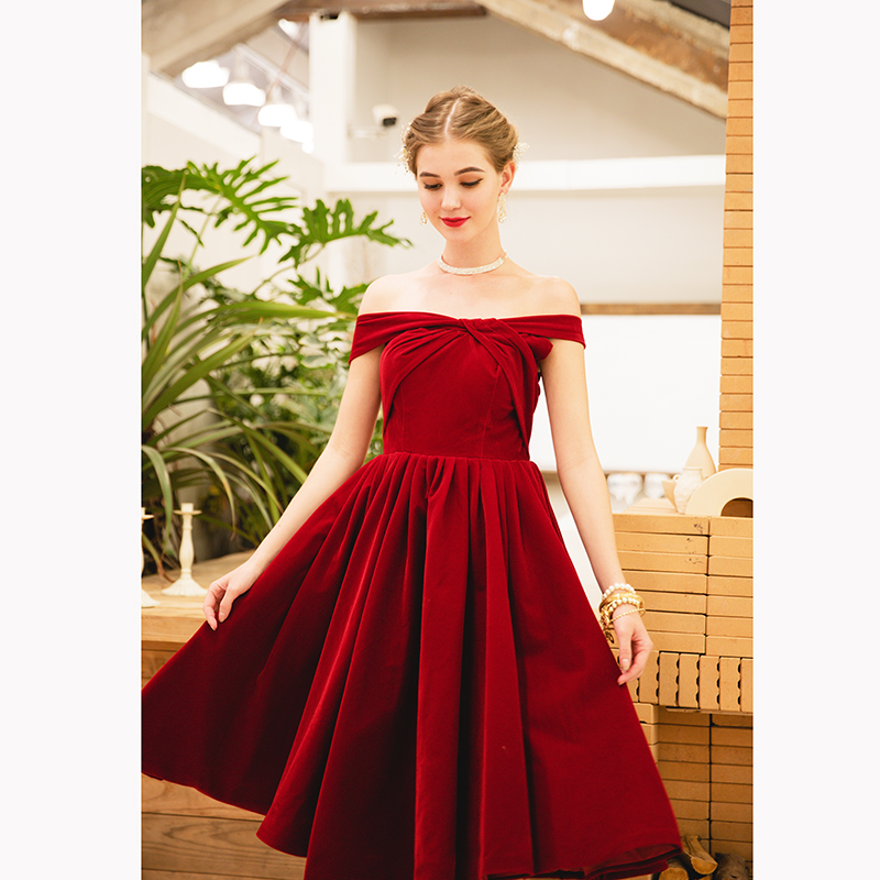 DS046 - พรีออเดอร์ ชุดราตรีสั้นสีแดง เดรสสั้นออกงาน (short dresses) ชุดไปงานแต่งงานสวยๆ "ธีมสีแดง"