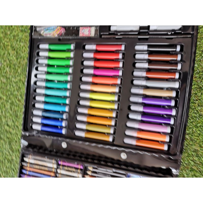 ชุดดินสอสี เซตเครื่องเขียน 168 ชิ้น