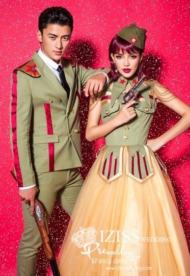 PW411-**พรีออเดอร์**ชุดคู่ถ่ายพรีเวดดิ้ง (prewedding dress) & ชุดแต่งงานแฟนซี (Fancy wedding dress)ชายหญิง "ธีมสีเขียวทหาร"