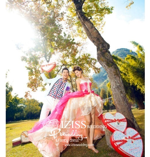PW198 - Pre order ชุดคู่ถ่ายพรีเวดดิ้ง (prewedding dress) & ชุดแต่งงานแฟนซี (Fancy wedding dress)ชายหญิง "ธีมสีชมพู-ฟ้า"