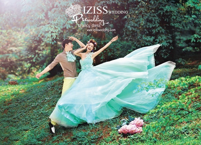 PW186 - Pre order ชุดคู่ถ่ายพรีเวดดิ้ง (prewedding dress) & ชุดแต่งงานแฟนซี (Fancy wedding dress)ชายหญิง "ธีมสีเขียว"