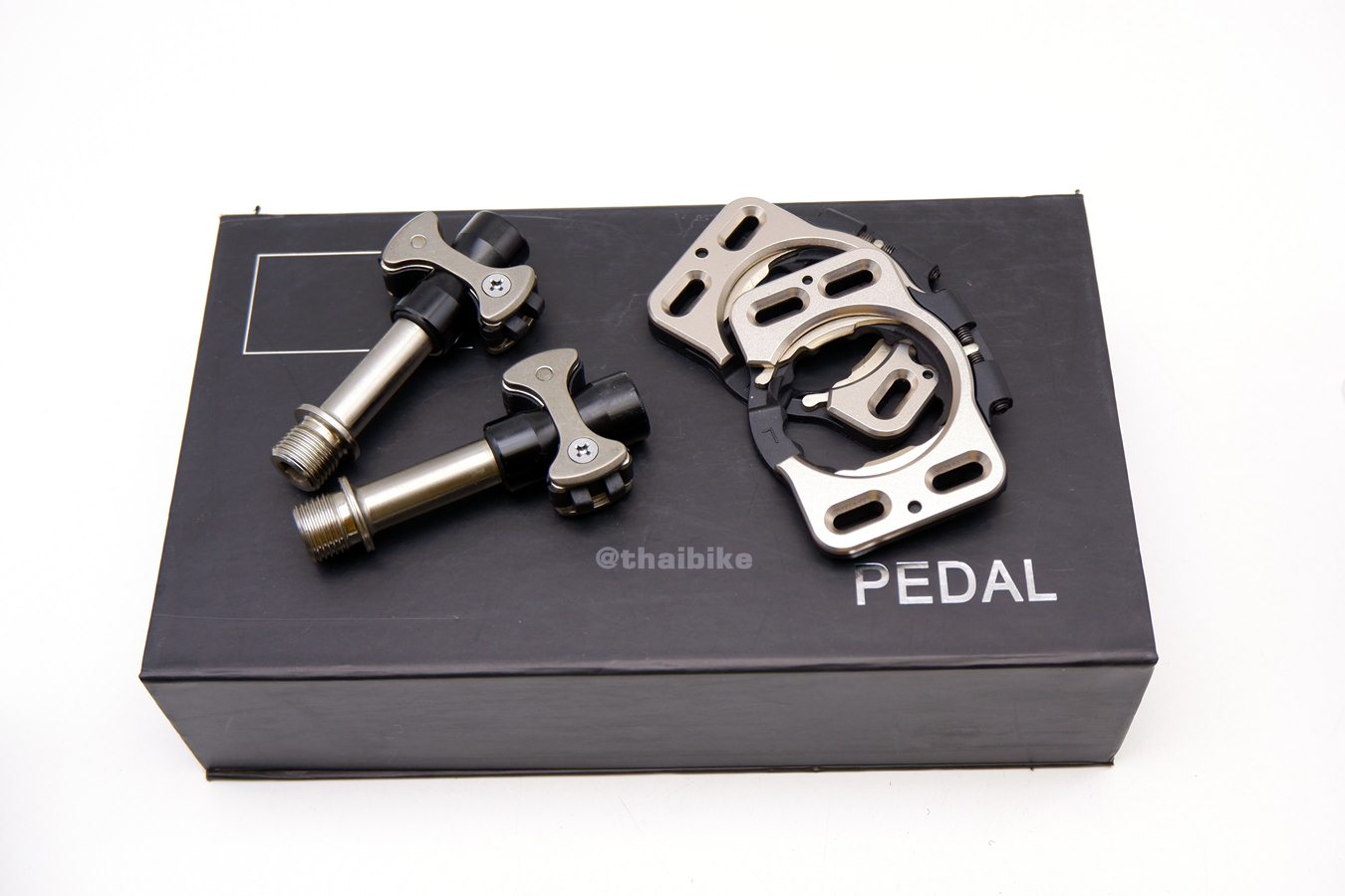 บันไดปั่นจักรยาน แกนไทเทเนี่ยม 69+ ใช้คลีทเหมือน speed play road bike pedals