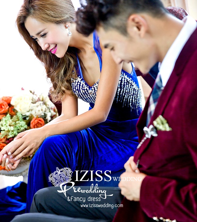 PW289 - **เลิกผลิตค่ะ** ชุดคู่ถ่ายพรีเวดดิ้ง (prewedding dress) & ชุดแต่งงานแฟนซี (Fancy wedding dress)ชายหญิง "ธีมสีน้ำเงิน-แดงเลือดหมู"