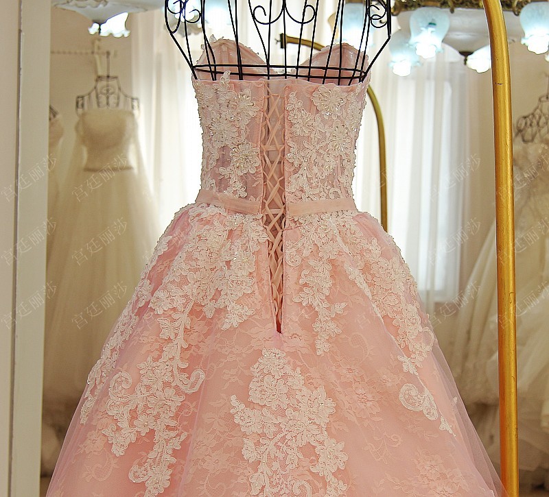 BRL046 **พรีออเดอร์**ชุดแต่งงานชมพูหรูหราประดับดอกไม้ผสมเพชรและคริสตัล สวยงามดุจเจ้าหญิง