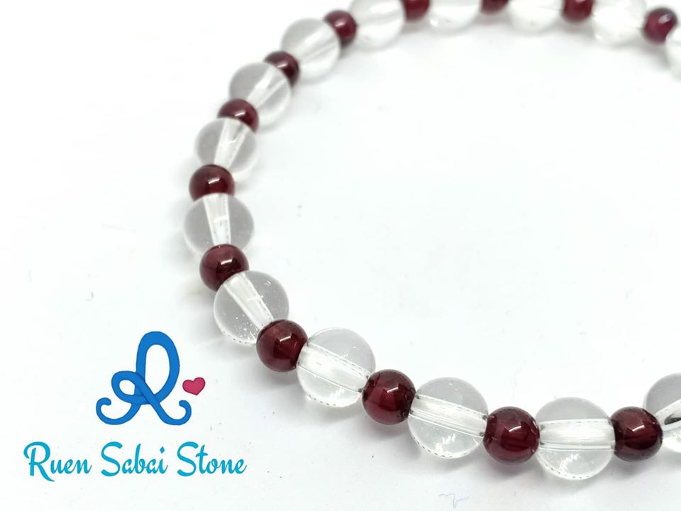 สร้อยข้อมือหินควอตซ์ใส+โกเมน หินขนาด 6 มม.