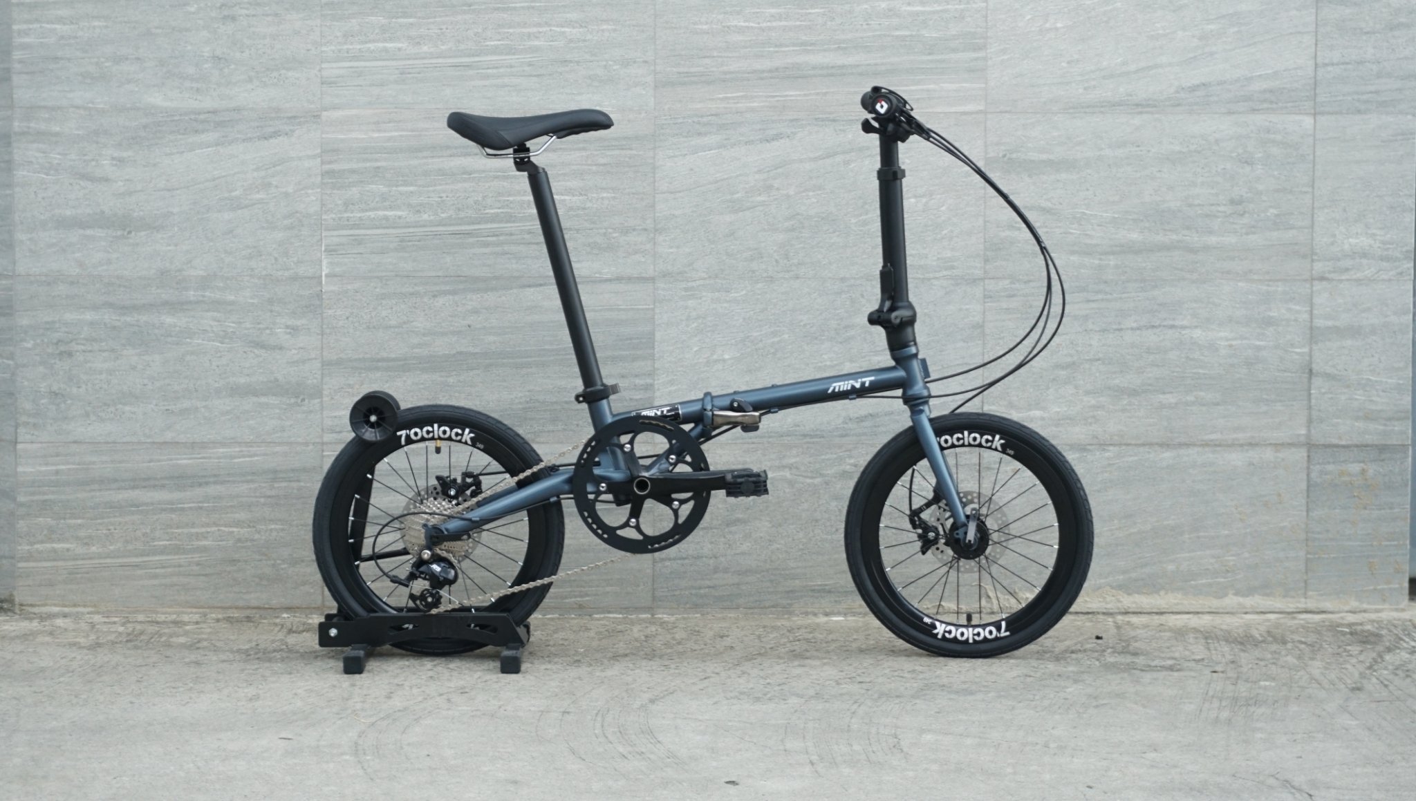 MINT : T9-349 จักรยานพับได้ เฟรมโครโมลี่ 9 สปีด ดิสเบรก นน. 11.5 กก. นุ่มนวล ปั่นสบาย