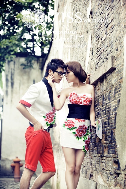 PW136 - Pre order ชุดคู่ถ่ายพรีเวดดิ้ง (prewedding dress) & ชุดแต่งงานแฟนซี (Fancy wedding dress)ชายหญิง "ธีมสีขาว-แดง"