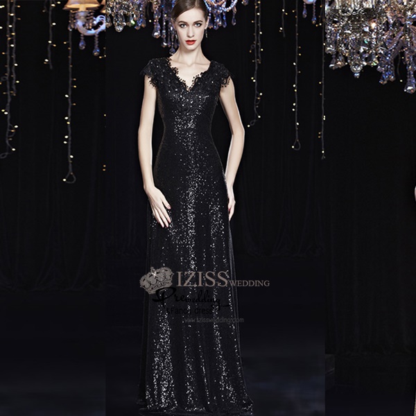 T001 **พรีออเดอร์เดรสชุดเลื่อมสีทอง สีดำ**ชุดราตรียาวเลื่อมสีทอง สีดำทั้ง แขนกุด เล่นดีเทลช่วงคอและอกแต่งผ้าลูกไม้ลายดอกกุหลาบผสมเพชร เข้ารูป สวยงามหรูหราไฮโซมากๆ ค่ะ