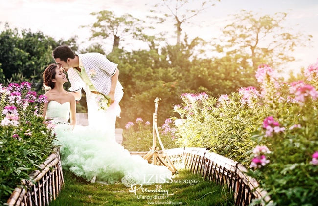 PW238 - **พรีออเดอร์ชุดผู้หญิง** ชุดถ่ายพรีเวดดิ้ง (prewedding dress) & ชุดแต่งงานแฟนซี (Fancy wedding dress) หญิง "ธีมสีเขียวมิ้นต์"