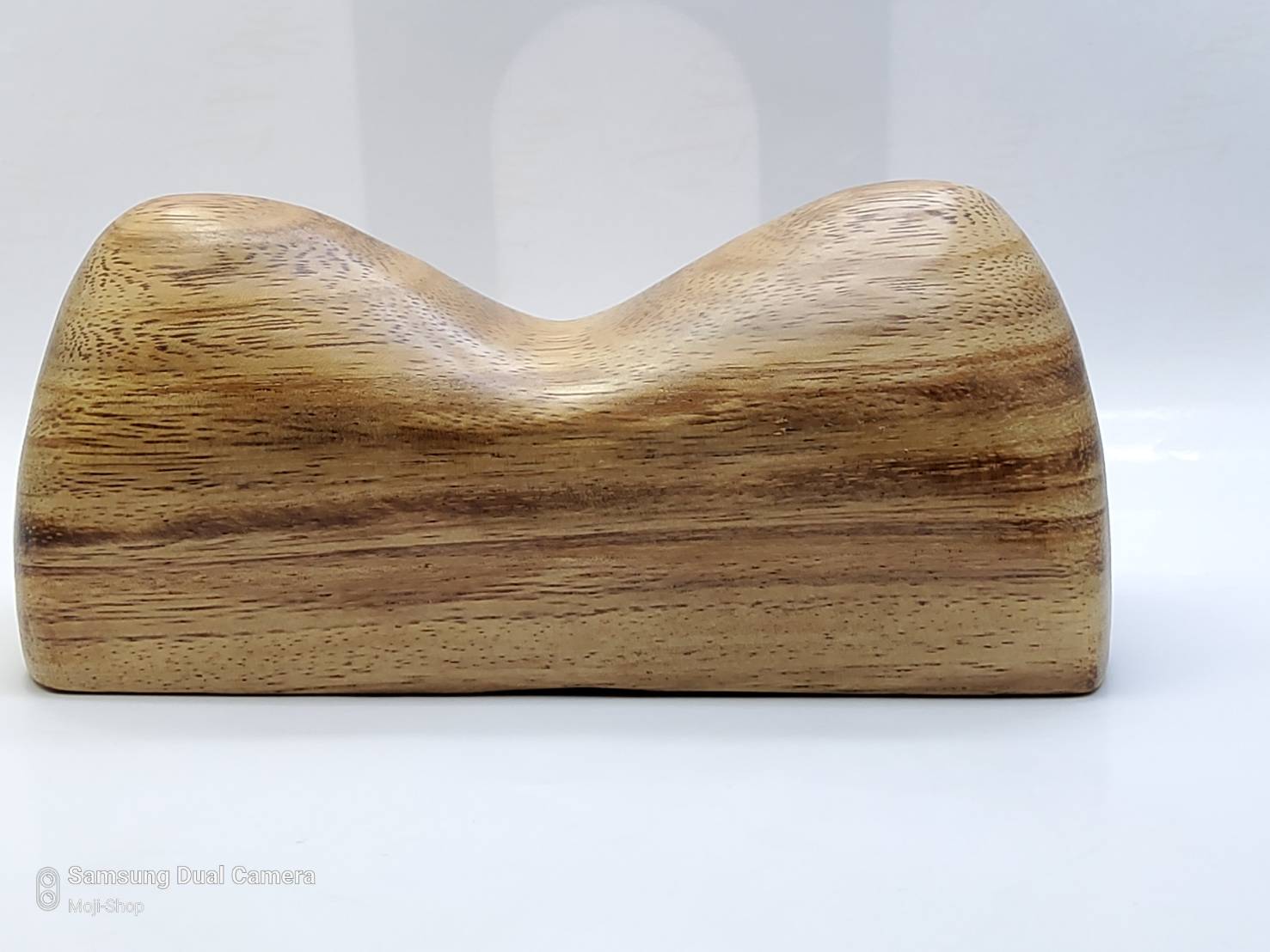 หมอนนมไม้ใหญ่ ใช้กดบรรเทาอาการปวดเมื่อย