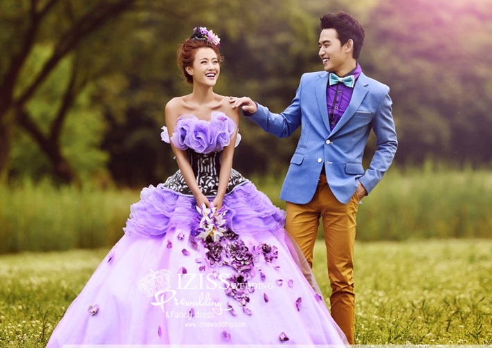 PW074 - **เลิกผลิตค่ะ** ชุดคู่ถ่ายพรีเวดดิ้ง (prewedding dress) & ชุดแต่งงานแฟนซี (Fancy wedding dress)ชายหญิง "ธีมสีม่วง-ฟ้า"