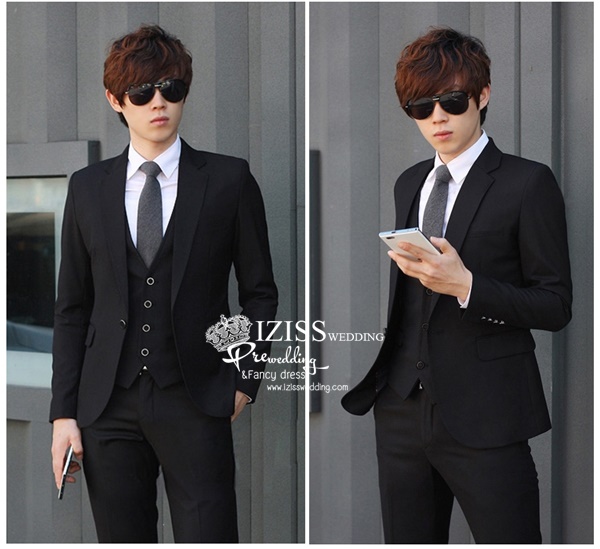 ST048- **พรีออเดอร์**สูทผู้ชายสีดำแขนยาว แบบกระดุมเดียว+กั๊กกระดุม 4 เม็ด พร้อมกางเกง ชุดสูทเจ้าบ่าว สูทแฟนซี ถ่ายพรีเวดดิ้ง & ชุดแต่งงานแฟนซี (Fancy wedding dress) สูทผู้ชายสีดำ