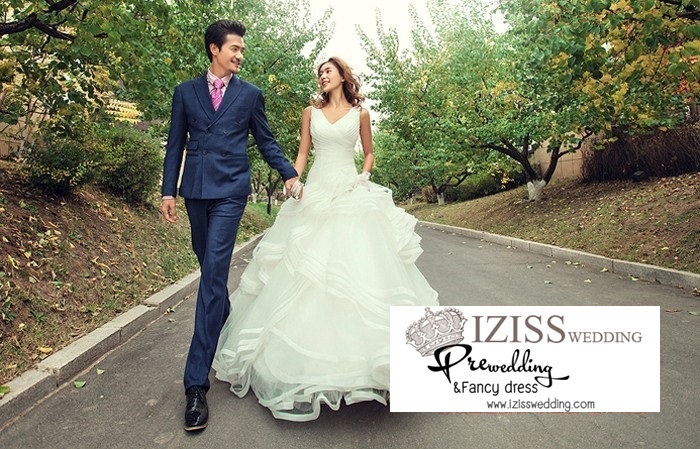 PW096 - Pre order ชุดคู่ถ่ายพรีเวดดิ้ง (prewedding dress) & ชุดแต่งงานแฟนซี (Fancy wedding dress)ชายหญิง "ธีมสีกรมท่า-ขาว"