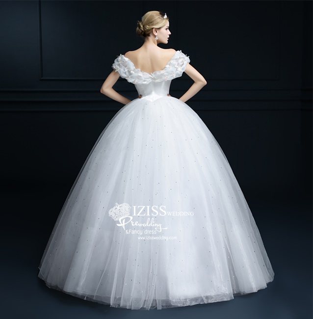 PW356 - **พรีออเดอร์สีขาวค่ะ** ชุดคู่ถ่ายพรีเวดดิ้ง (prewedding dress) & ชุดแต่งงานแฟนซี (Fancy wedding dress)ชายหญิง "ธีมสีเจ้าหญิงสีน้ำเงิน-เจ้าชายชุดสีขาวฟ้า"