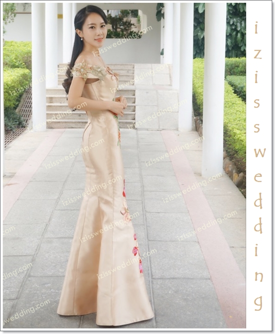 PW495 - **พร้อมส่งสีทอง สีแดงและสีฟ้าค่ะ** ชุดกี่เพ้าสีทอง ชุดคู่ถ่ายพรีเวดดิ้ง (prewedding dress) & ชุดแต่งงานแฟนซี (Fancy wedding dress)ชายหญิง "ธีมสีทอง"