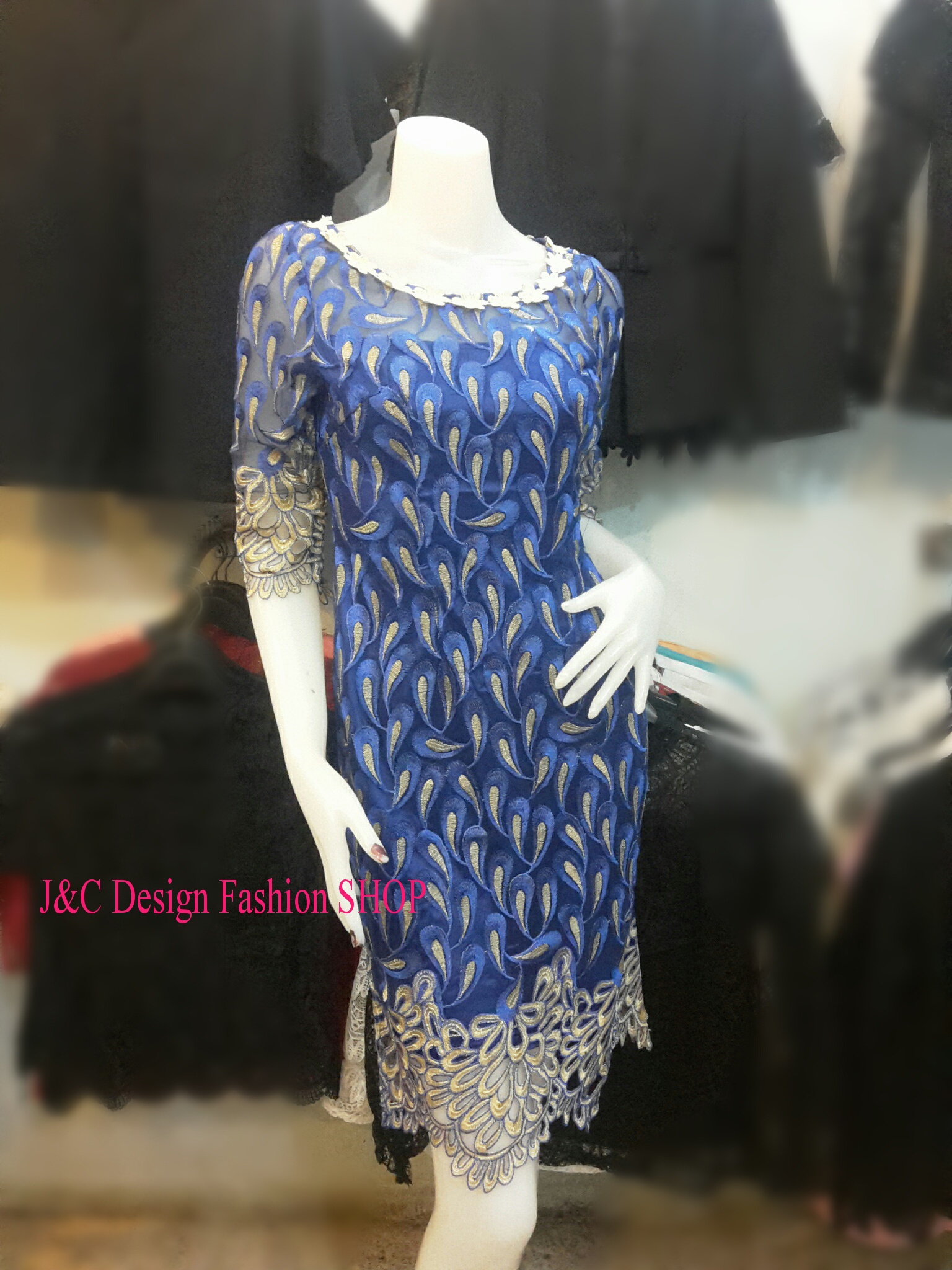 ชุดผ้าไทยสีน้ำเงิน ชุดแซกผ้าไทยลูกไม้ฝรั่งเศษ ชุดผ้าไทยผ้าพื้นเมือง ชุดผ้าลูกไม้นำเข้า เดรสลูกไม้ลายปีกนกยุง