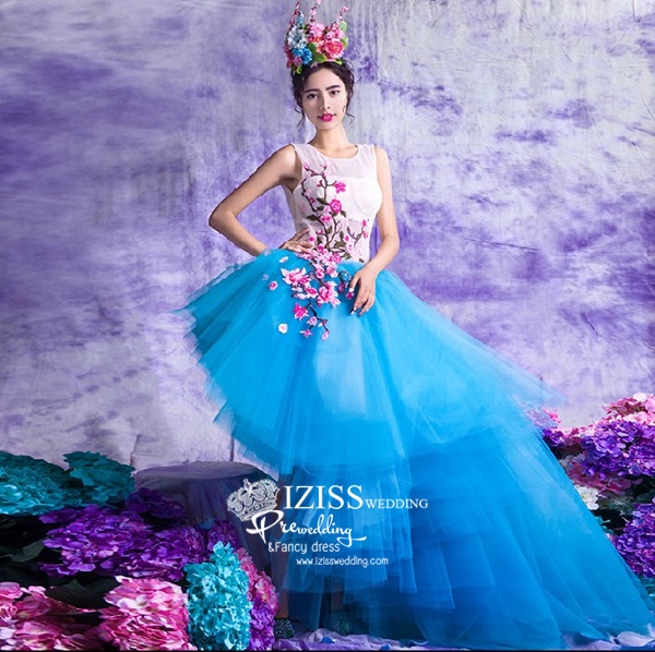 PW454- **พรีออเดอร์**ชุดแต่งงานแฟนซี ชุดยกน้ำชา ชุดถ่ายพรีเวดดิ้ง (prewedding dress) & ชุดแต่งงานแฟนซี (Fancy wedding dress) "ธีมสีขาวฟ้า"