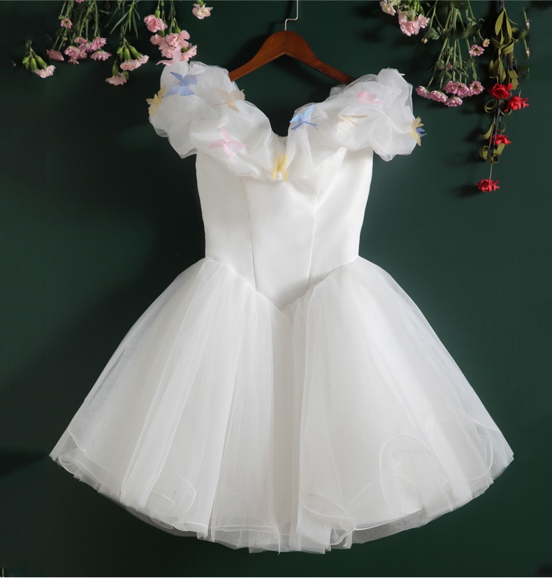 PW354-**พรีออเดอร์**ชุดคู่ถ่ายพรีเวดดิ้ง (prewedding dress) & ชุดแต่งงานแฟนซี (Fancy wedding dress)ชายหญิง "ธีมสีขาวซิลเดอรเรลล่า"