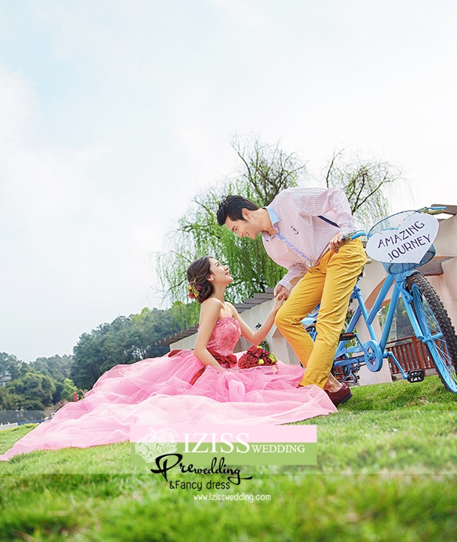 PW298 - **เลิกผลิตค่ะ** ชุดคู่ถ่ายพรีเวดดิ้ง (prewedding dress) & ชุดแต่งงานแฟนซี (Fancy wedding dress)ชายหญิง "ธีมสีชมพู-ขาวเหลือง"