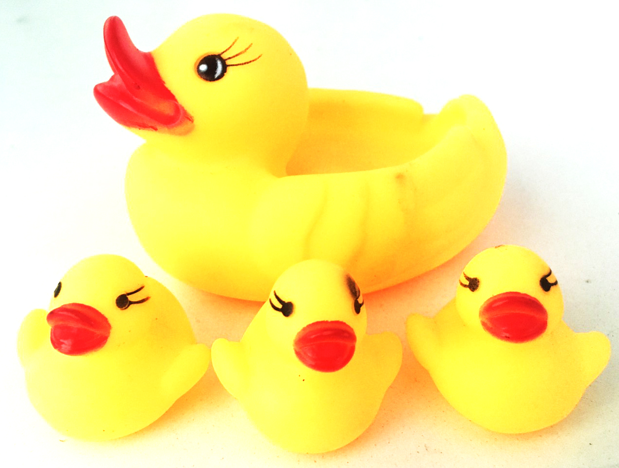 แม่เป็ด+ลูกเป็ด มีเสียงถุงตาข่าย 11 ซม.(มี มอก.)