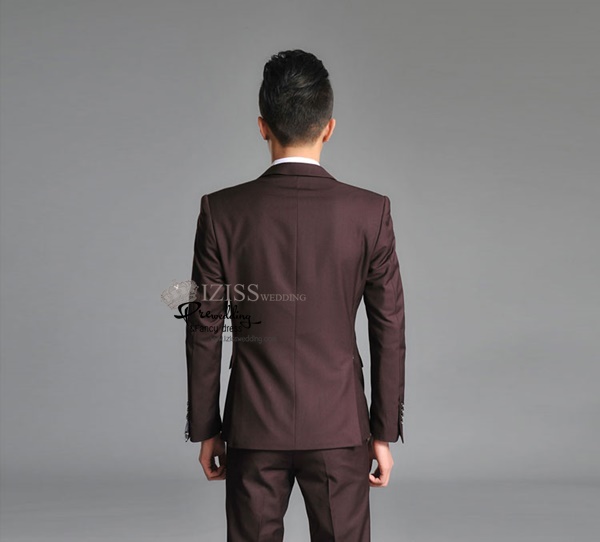 ST045- **พรีออเดอร์**สูทผู้ชายสีน้ำตาลเข้มแขนยาว พร้อมกางเกงสีขาว ชุดสูทเจ้าบ่าว สูทแฟนซี ถ่ายพรีเวดดิ้ง & ชุดแต่งงานแฟนซี (Fancy wedding dress) สูทผู้ชายสีน้ำตาลเข้ม