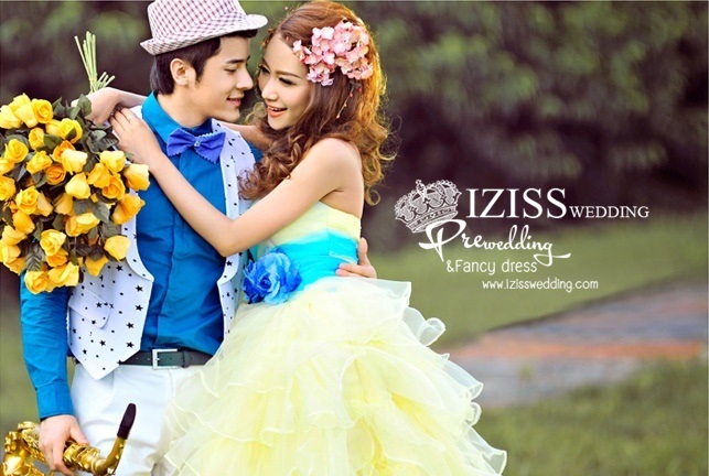 PW170 - Preorder ชุดคู่ถ่ายพรีเวดดิ้ง (prewedding dress) & ชุดแต่งงานแฟนซี (Fancy wedding dress)ชายหญิง "ธีมสีเหลือง-ฟ้า"
